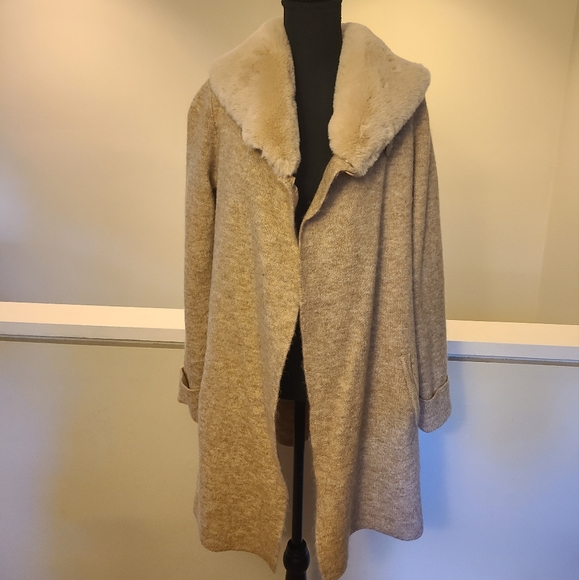 🌟Ellen Tracy Sweater Coat with Faux Fur Collar, Tan Size Small - Picture 5 of 10